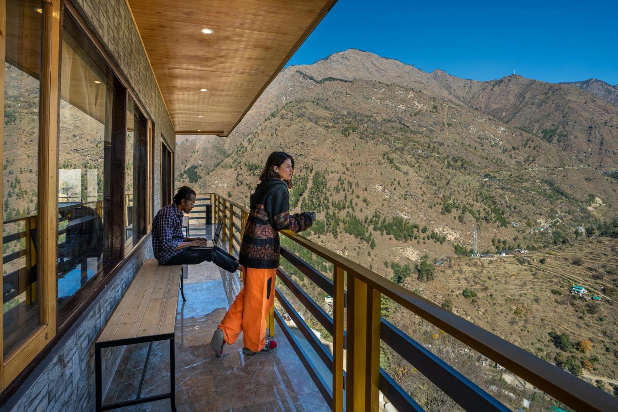 The Hosteller Tirthan Valley Gushaini Esterno foto
